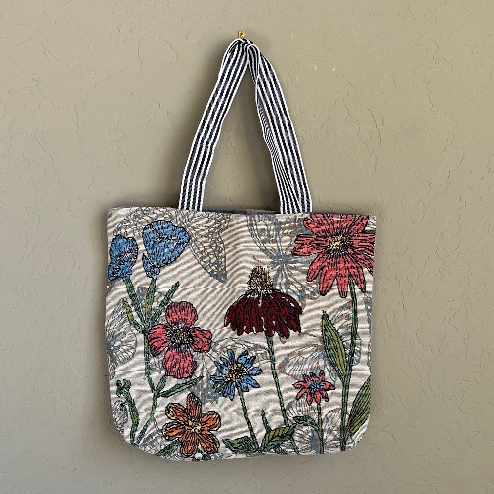 Floral spring tapestry bag, shoulder bag, zipper top closure